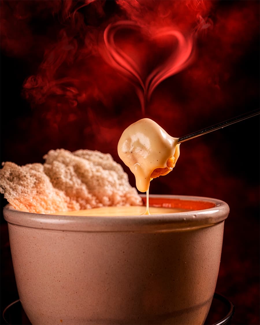 Fondue de queijo em destaque